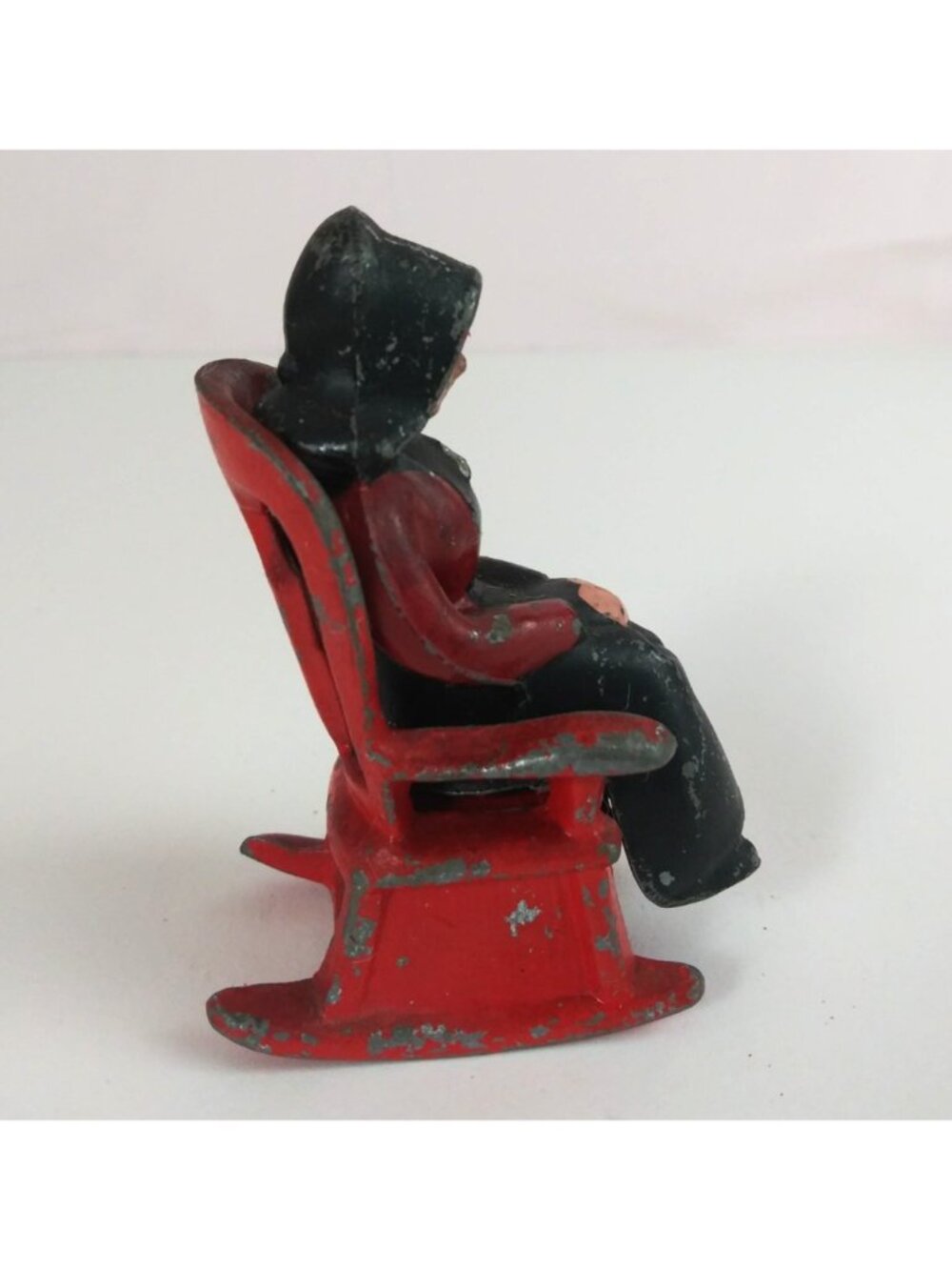 Vintage Amish Woman In Rocking Chair Cast iron Salt & Pepper Shakers - Picture 2 of 7